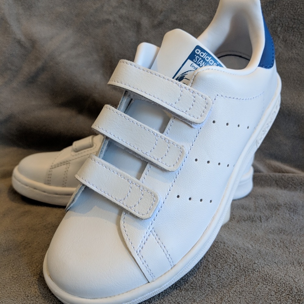 NEW KIDS ADIDAS STAN SMITH CF BLUE. SZ 1.5